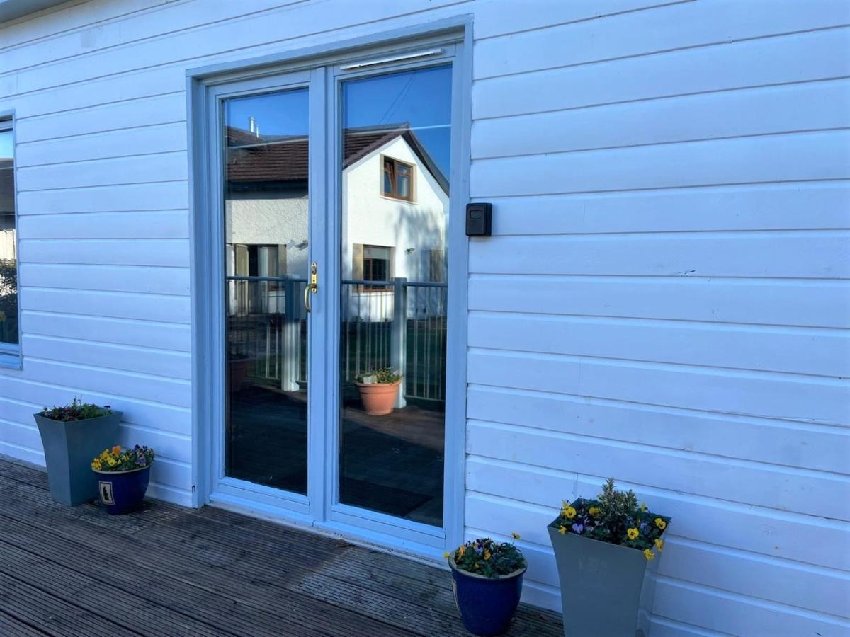 Chalet On The Green - Self Contained With Parking. Inshes Eksteriør billede